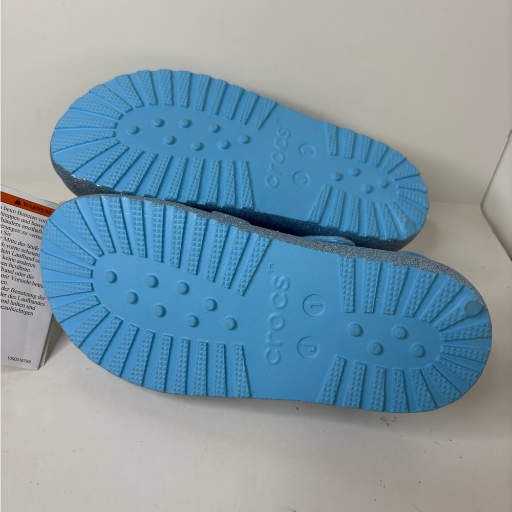 NWT CROCS kids Classic Fisherman Glitter Mist
Sparkly Blue Sandals size US J2 - Picture 6 of 10